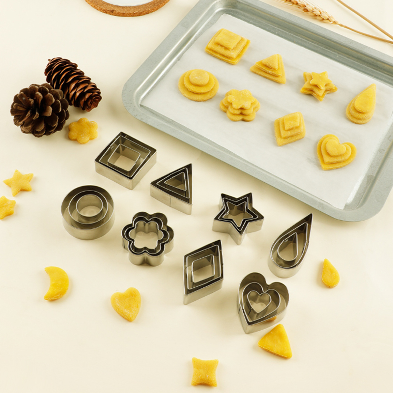 12/30PCS 스테인리스 스틸 미니 쿠키 커터 세트  - Kitchen Baking Set 리뷰 및 가격